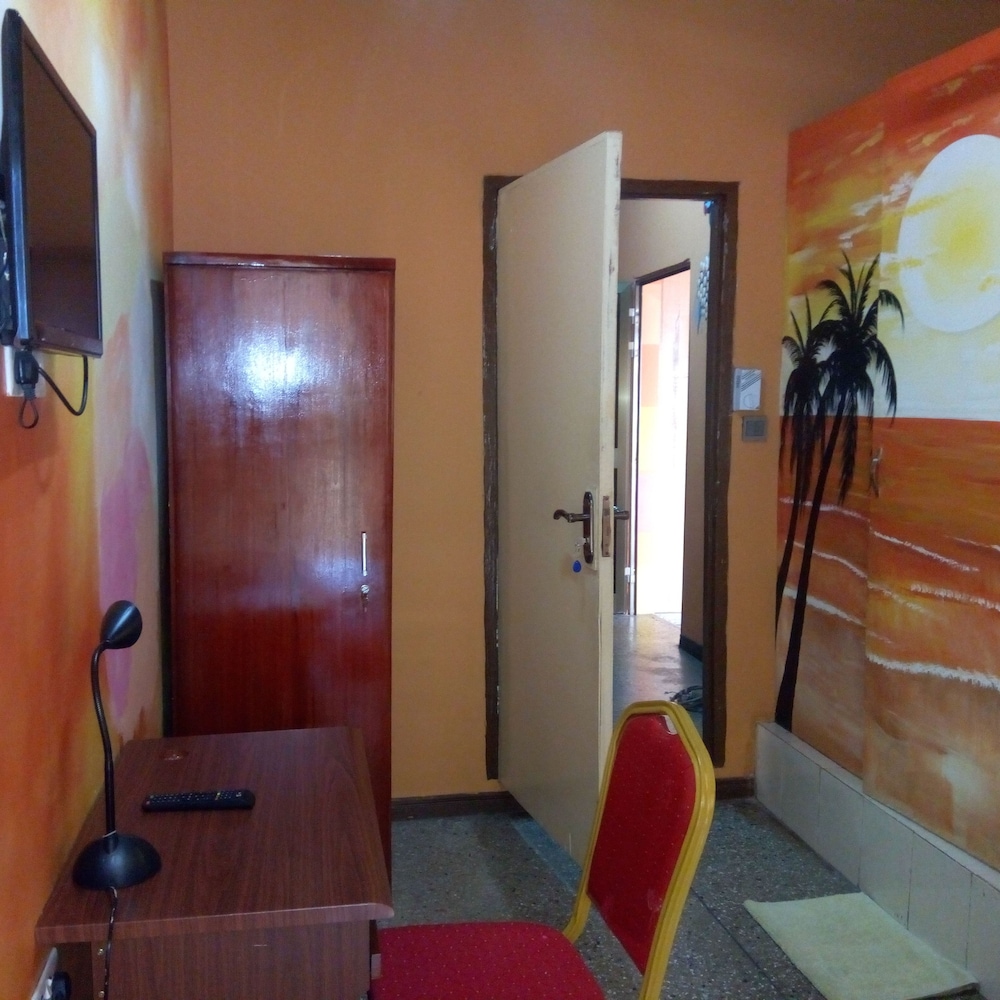 Feehi's Place Hostel 23/38