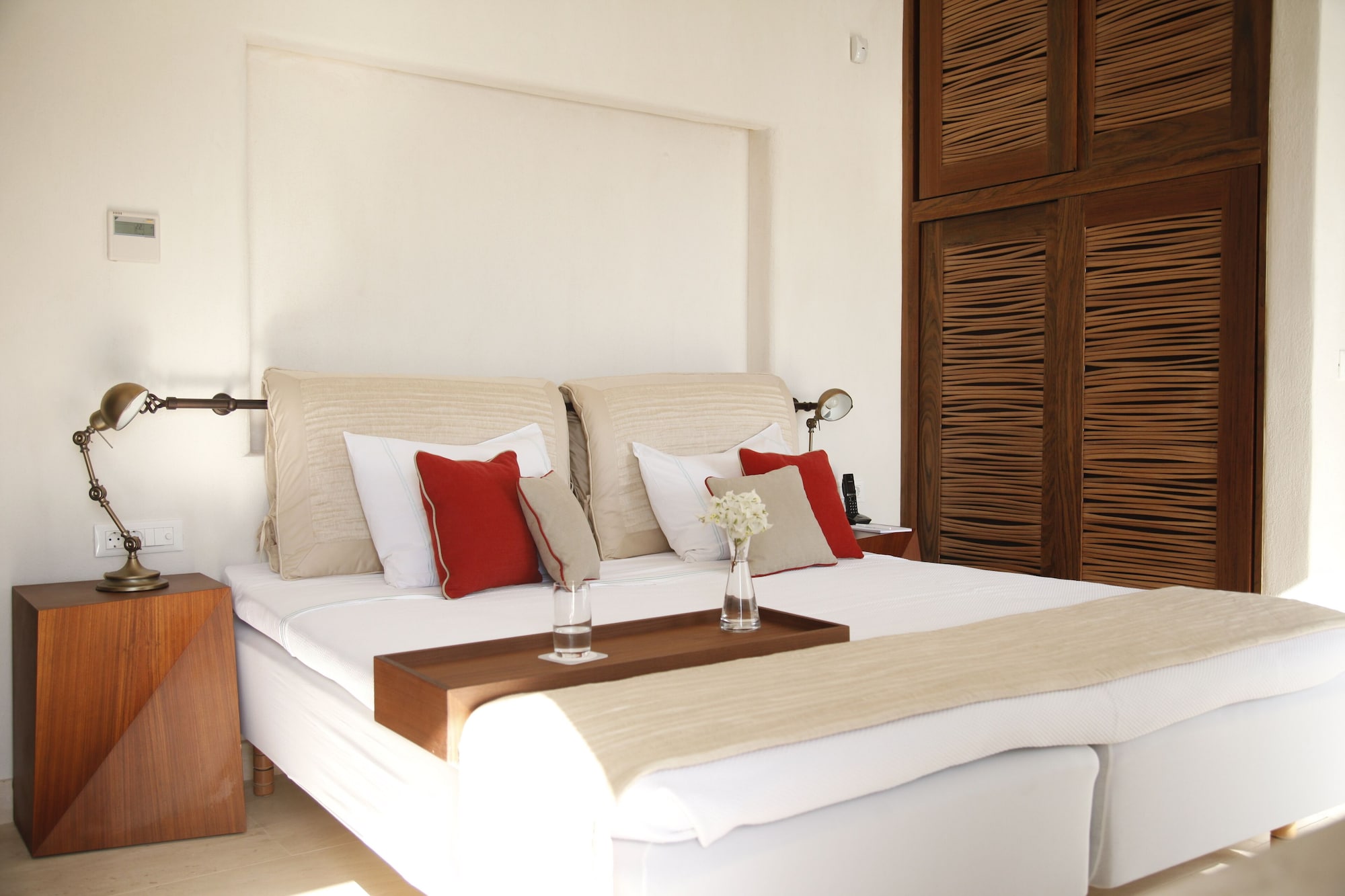 3 BEDROOMS, VILLA, WATER FRONT, MAIN BUILDING