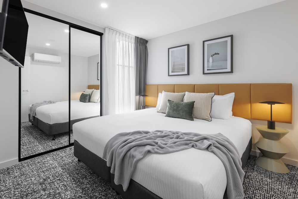1 BEDROOM, SUPERIOR, APARTMENT