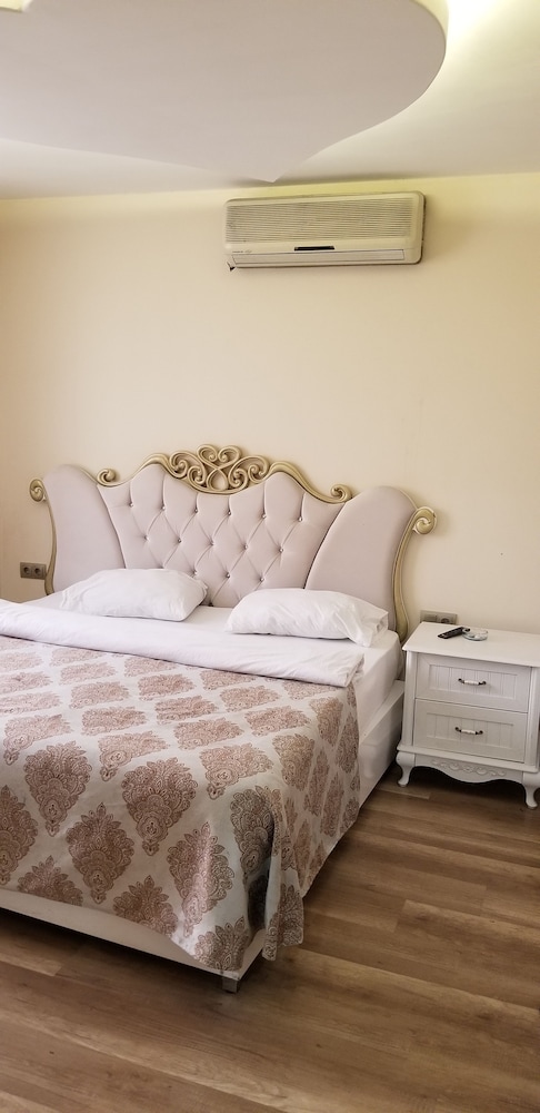 SANLI HOTEL 27/62