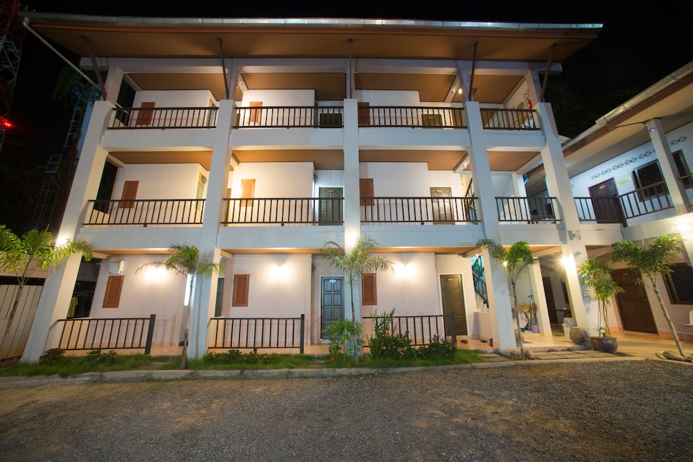 Srichada Hotel Khaolak 4/73