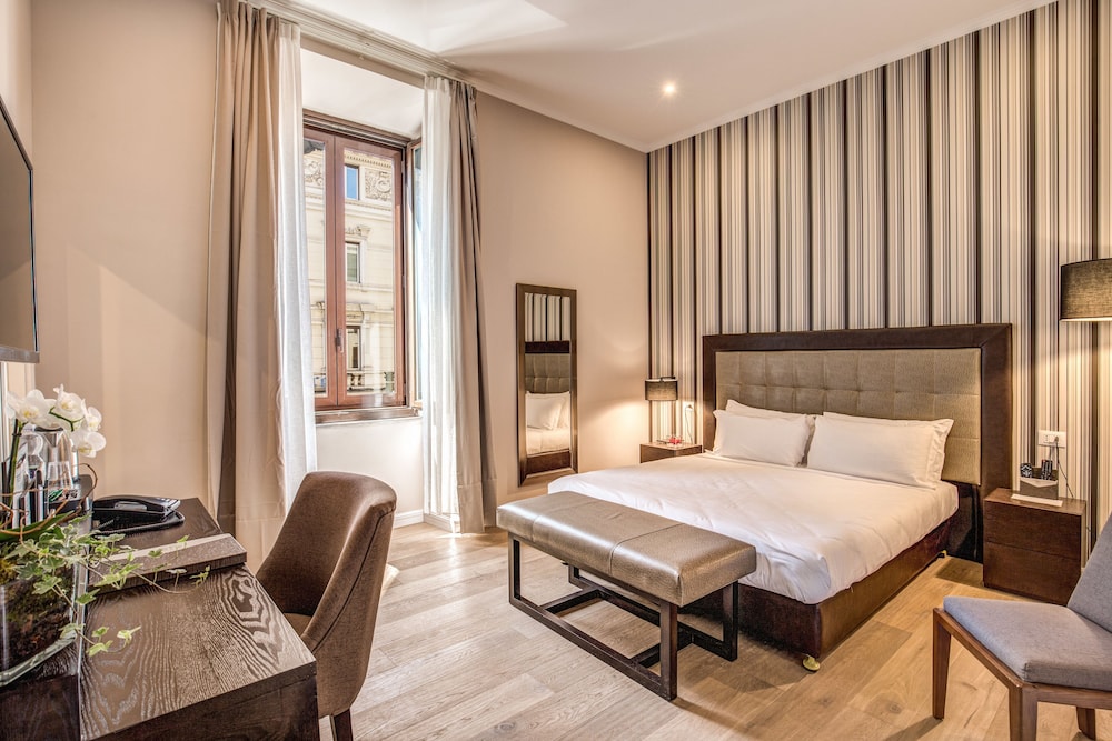 Hotel 87 Eighty-seven 24/72
