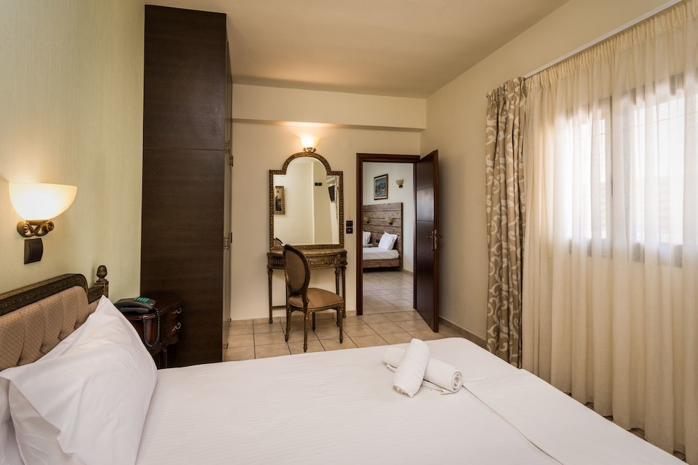 Dias Hotel and Apartments 11/50