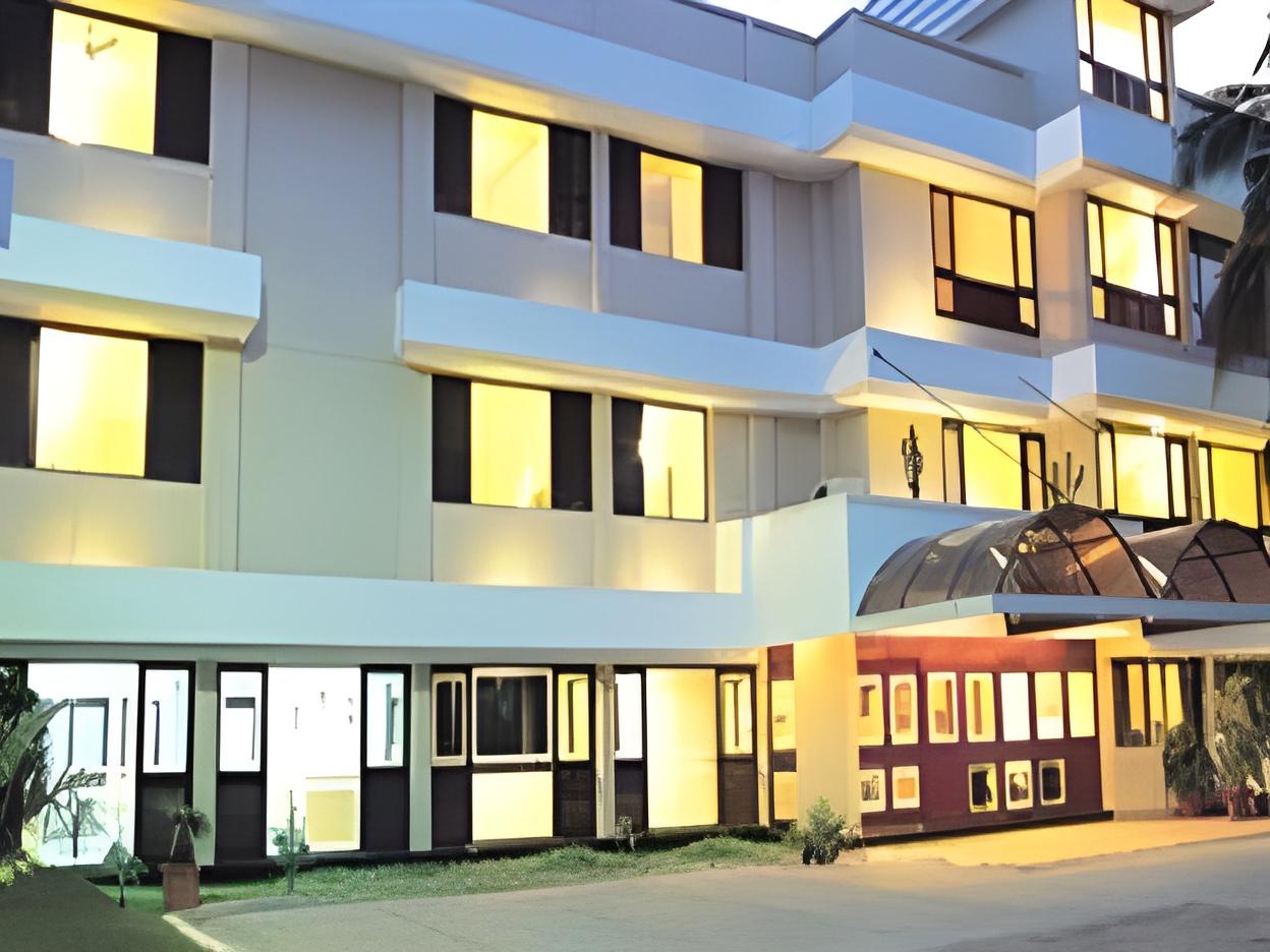 Hotel Highway Garden, Kochi