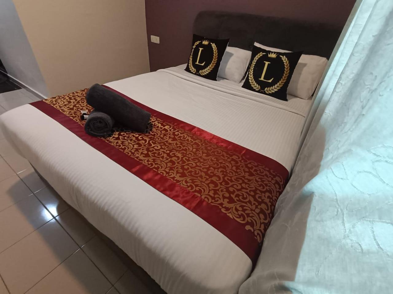 L Ferringhi Hotel 16/26