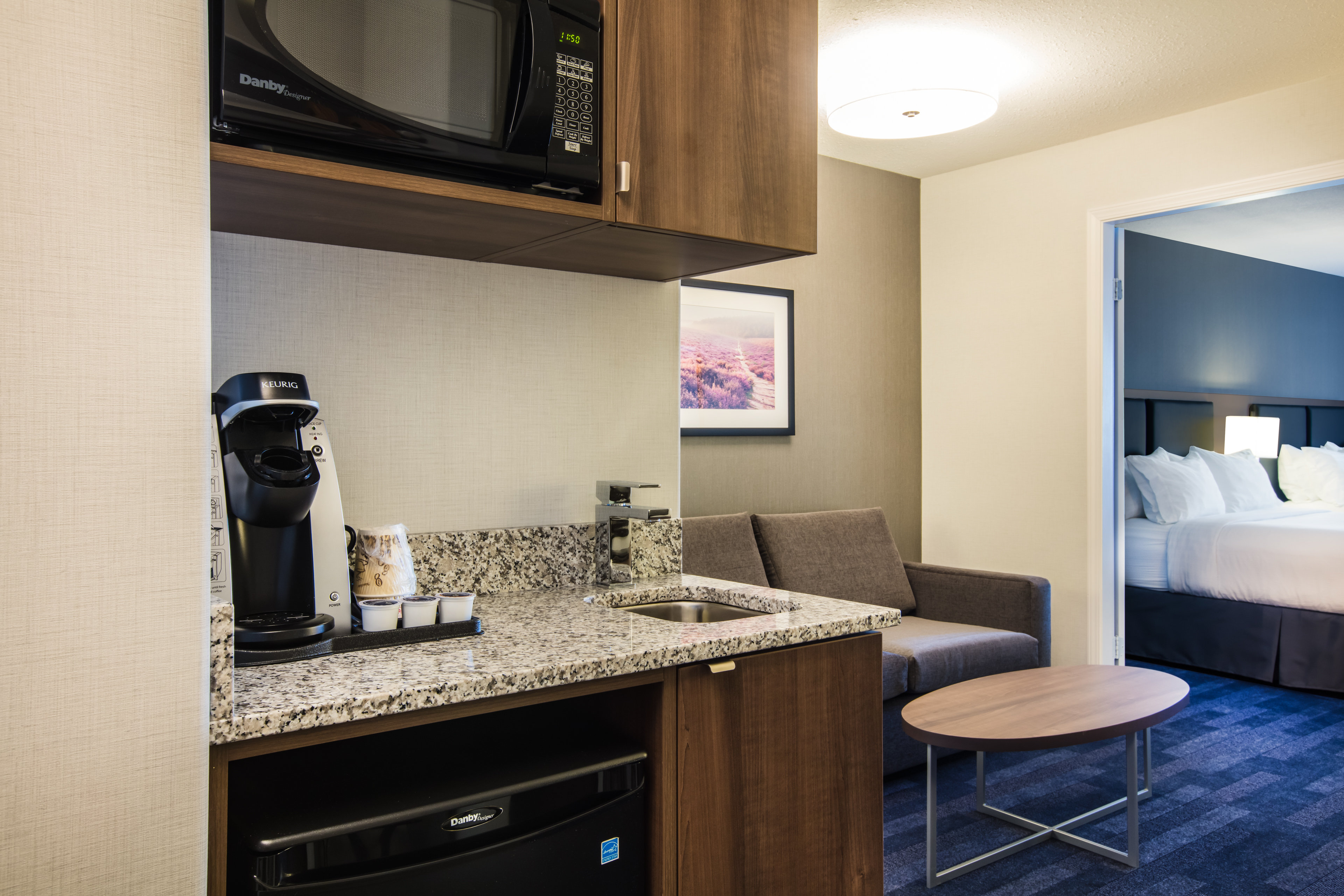 Holiday Inn Suites Grande Prairie Conference Ctr 37/41