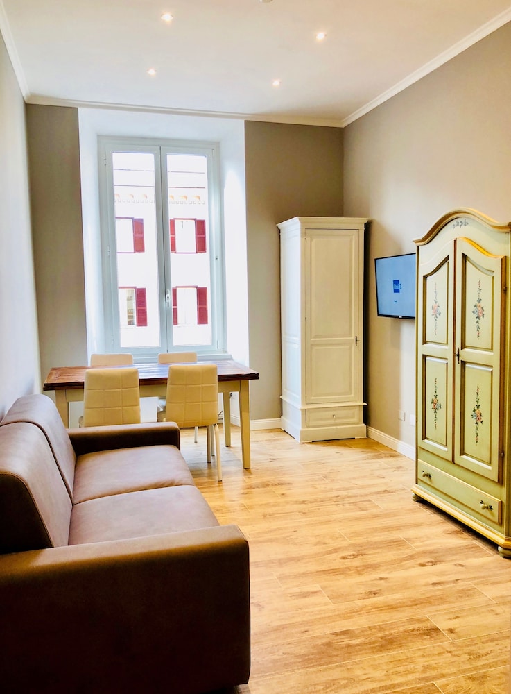 Audrey's Roman Holidays Suites&Rooms 37/54