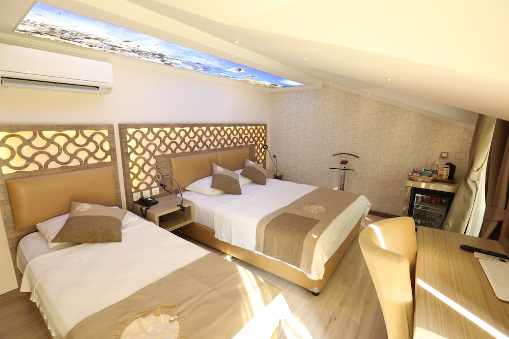 Unluselek Hotel 14/44