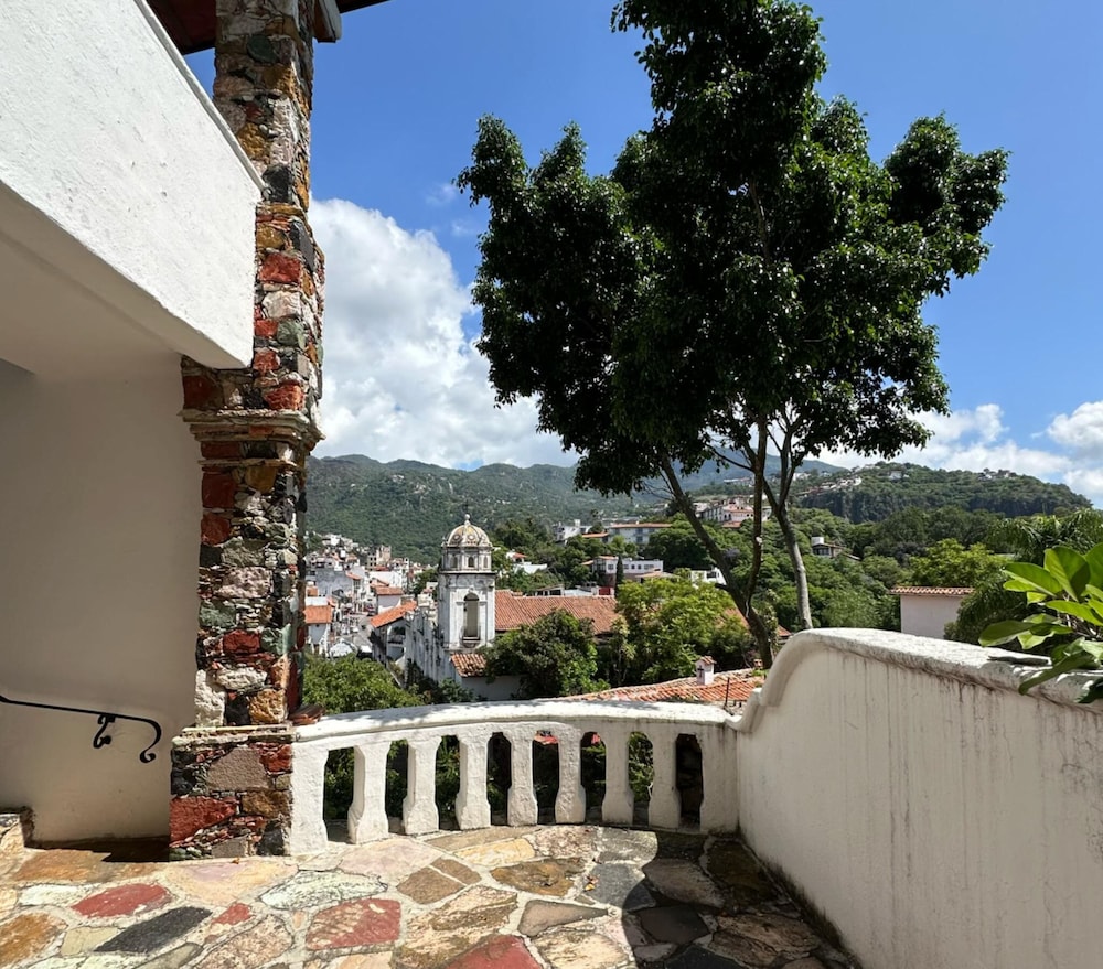Posada de La Mision Taxco 64/68
