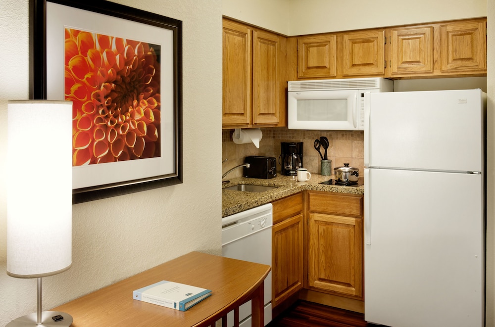 Staybridge Suites Minneapolis-Bloomington 16/79