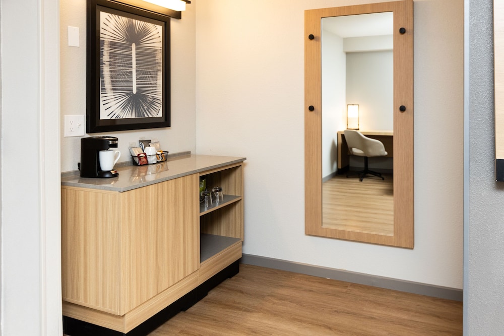 Hyatt Place Roanoke Airport/Valley View Mall 12/56