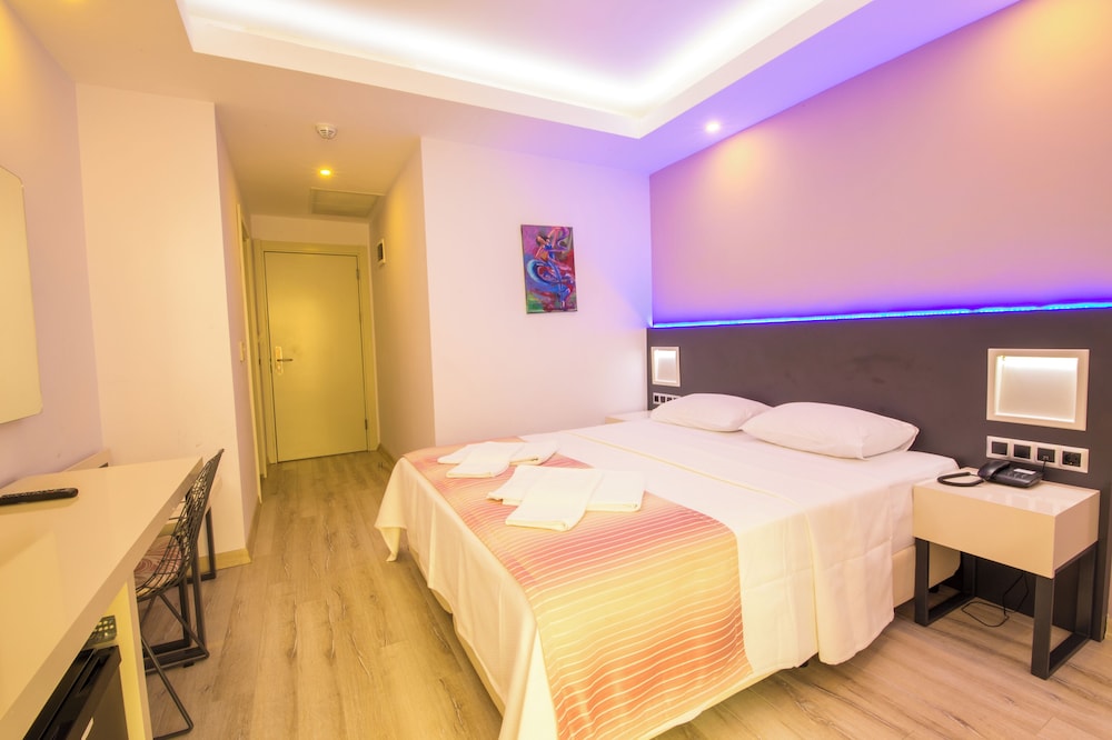 غرفة قياسية بسرير كوين، Datca Sapphire Hotel 3/4
