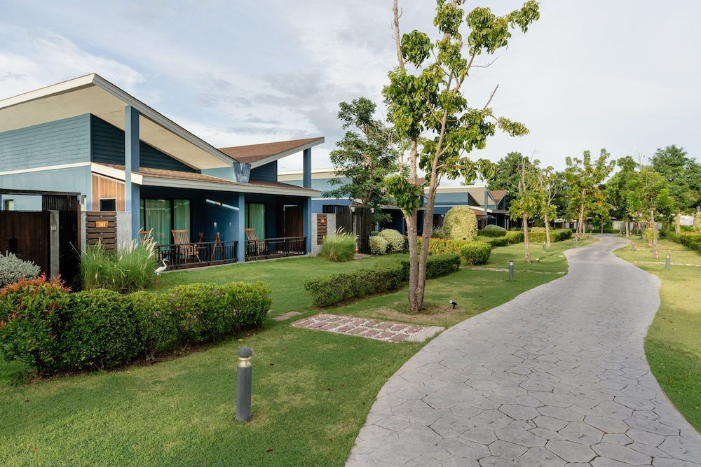 Coral Tree Villa Huahin 64/72