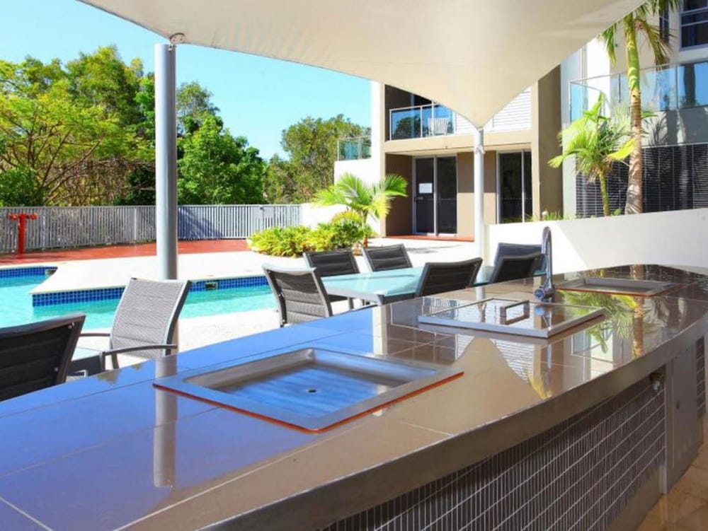 Signature Waterfront Apartments 10/38