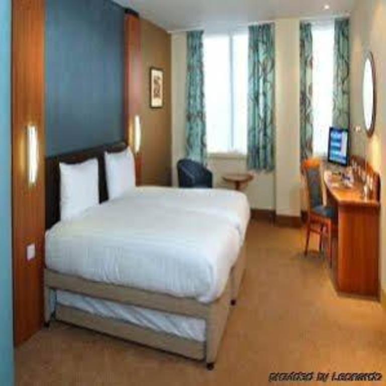 Premier Inn Braintree A120 29/60