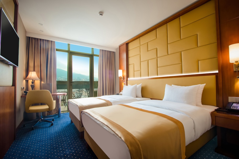 Standard Twin Room: