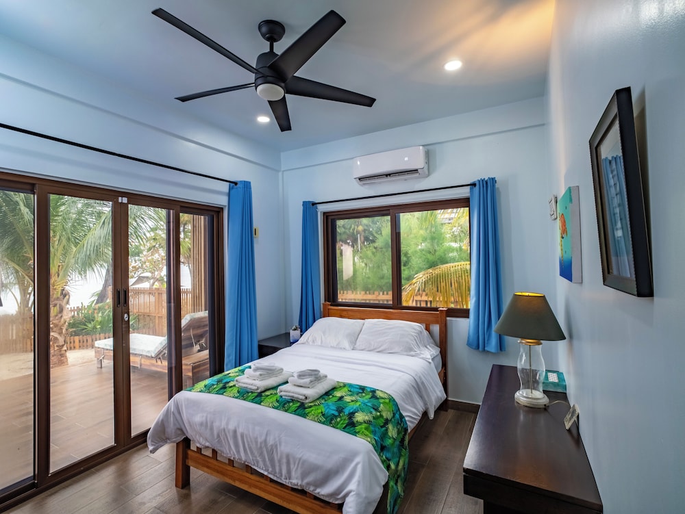 فيلا حصرية بسرير كينج وسرير فردي بإطلالة على البحر بـ3 غرف نوم بمسبح خاص، Maya Beach Hotel 2/4