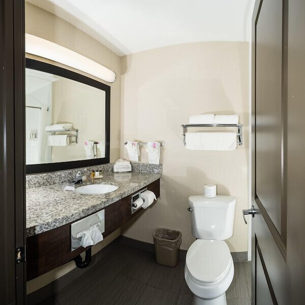 Western Star Inn & Suites Esterhazy 30/30