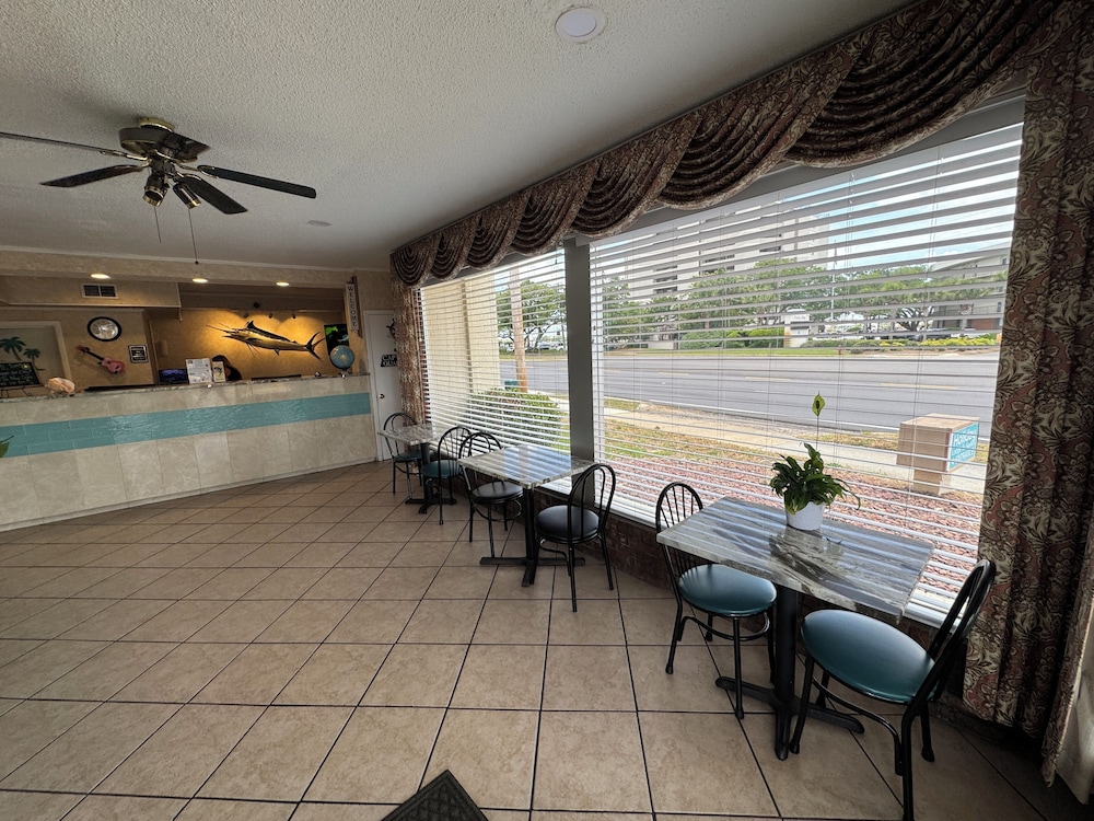 Hole Inn the Wall Hotel - Sunset Plaza - Fort Walton Beach 31/50