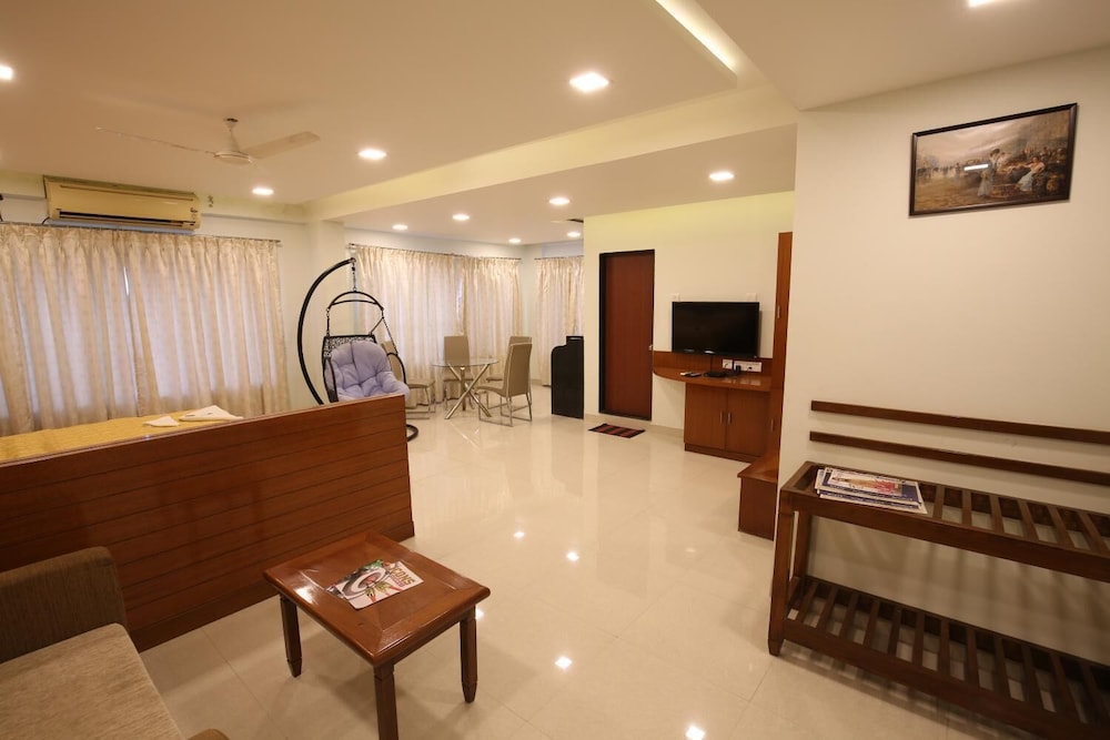 Hotel Kohinoor Square 2/37
