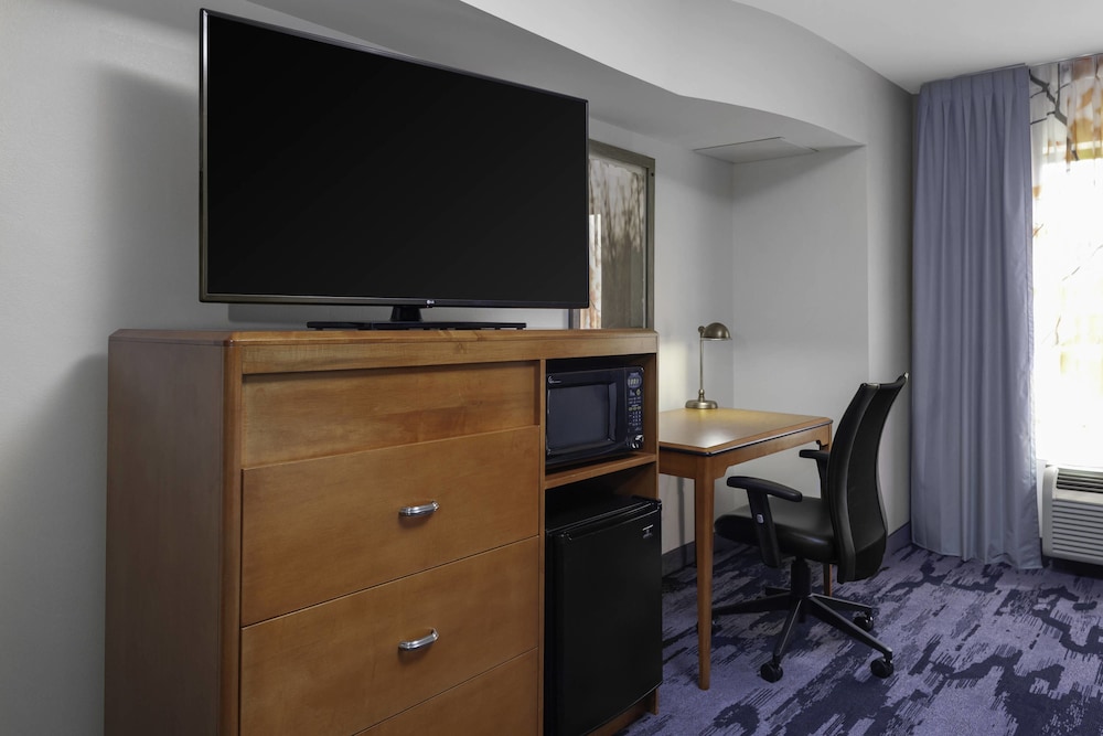 Fairfield Inn Suites Charlotte Matthews 37/39