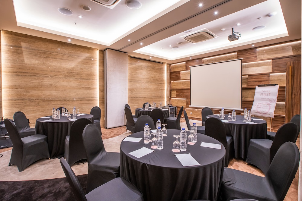 Ashley Hotel Jakarta 57/66