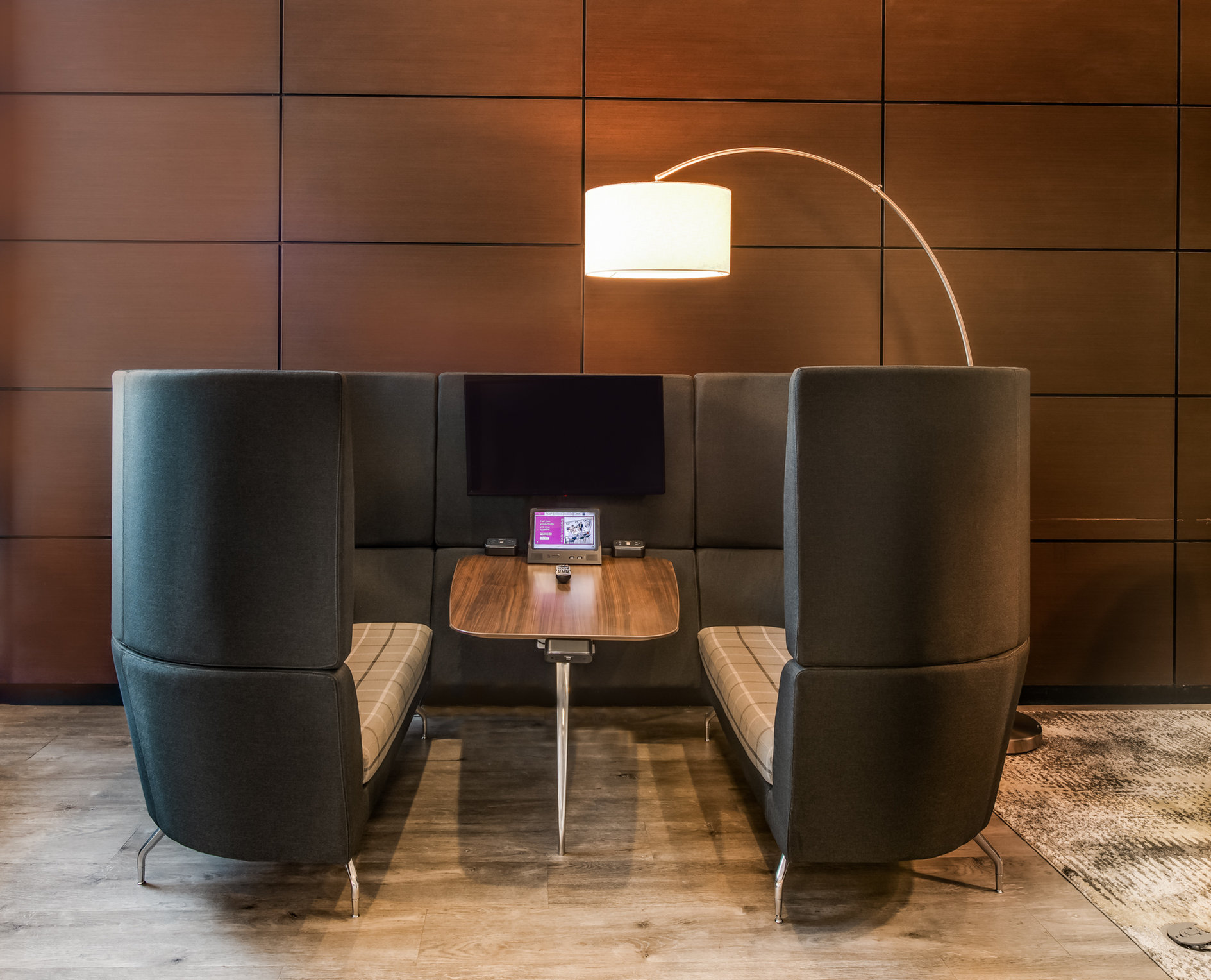CROWNE PLAZA MILWAUKEE AIRPORT 34/81