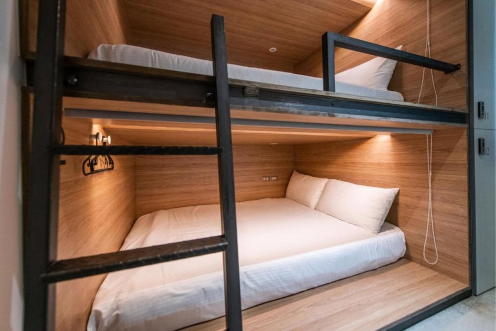 Bouti City Capsule Inn Hostel 6/20