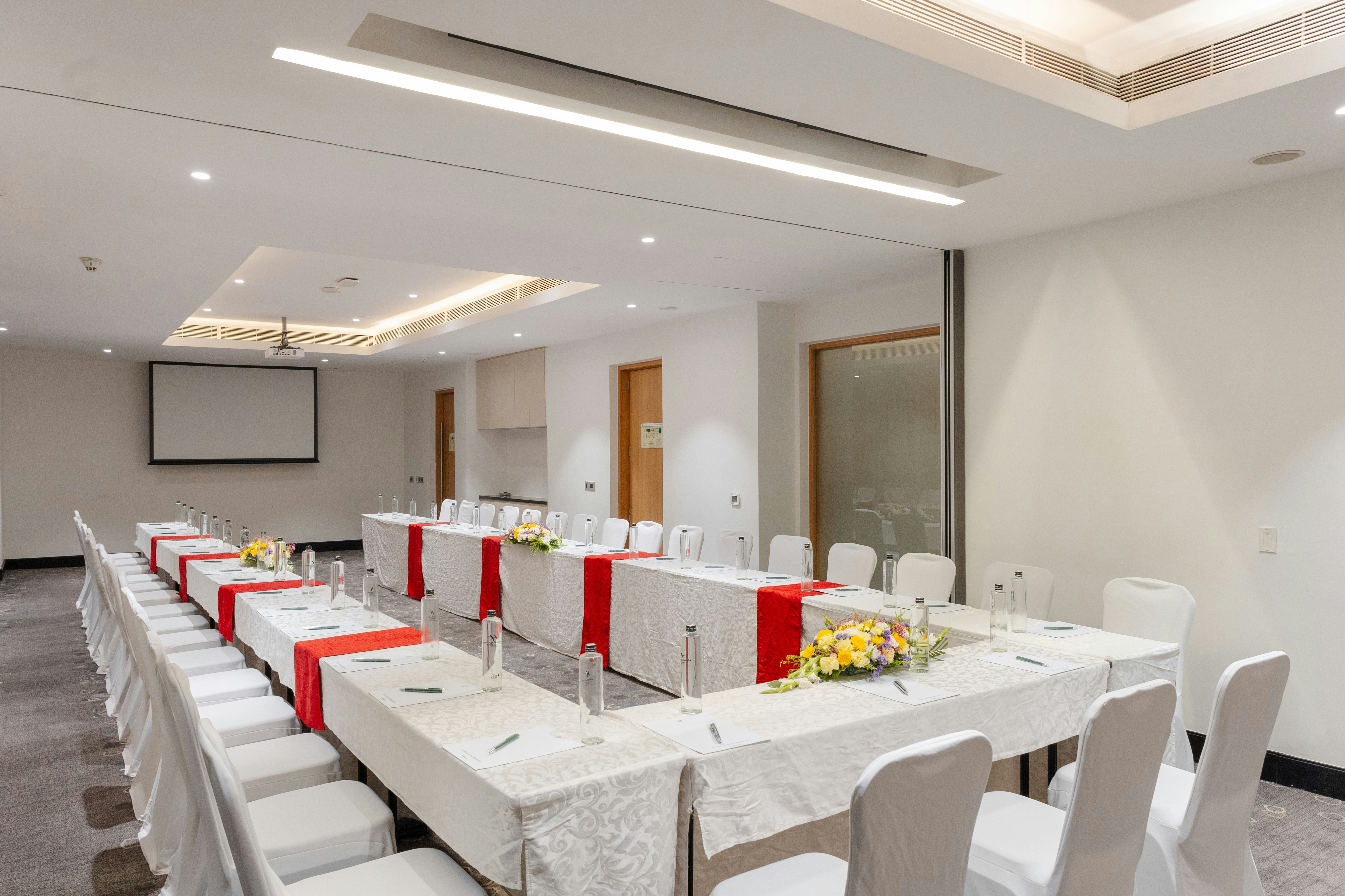 HOLIDAY INN CHENNAI OMR IT EXPRESSWAY 63/76