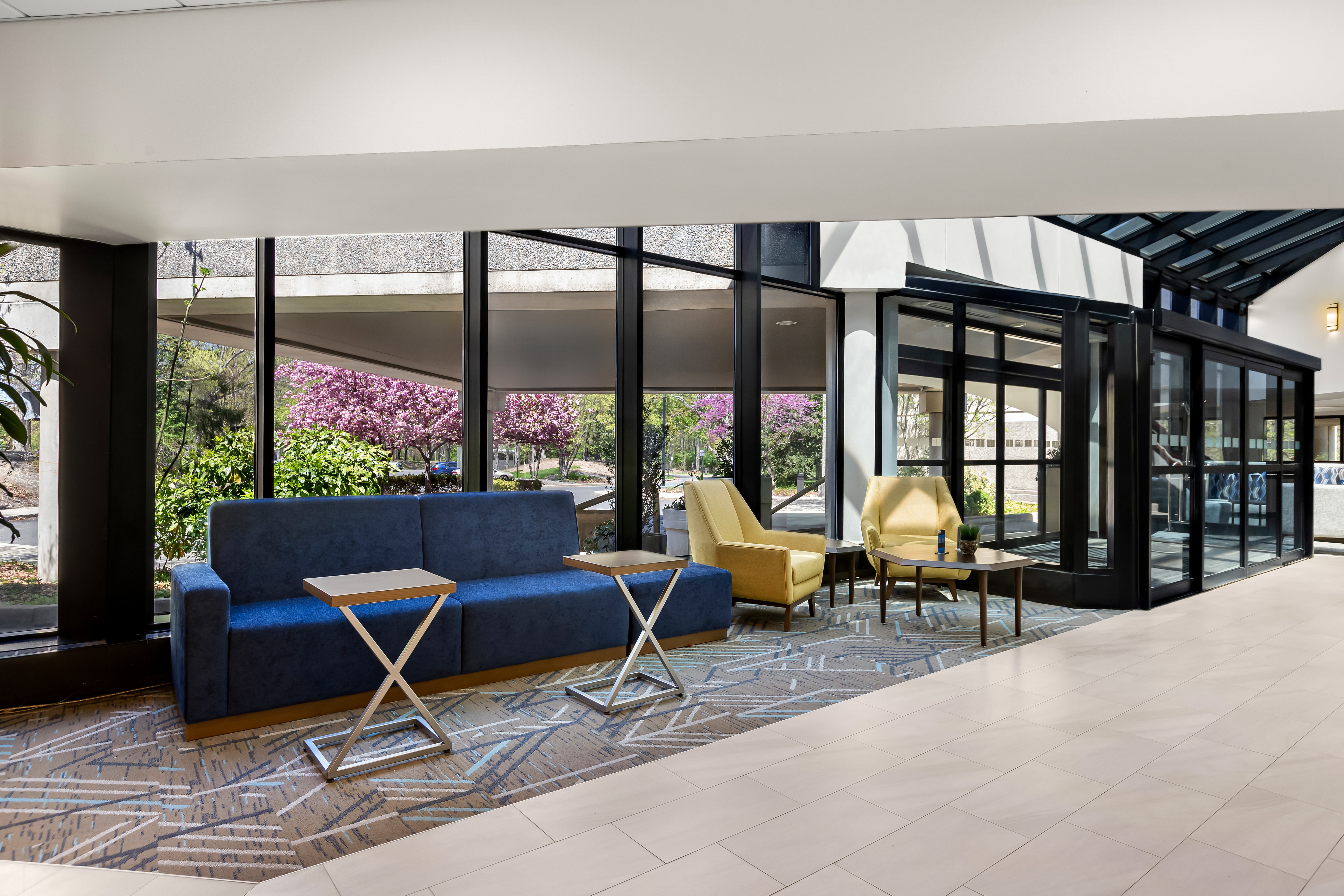 HOLIDAY INN EXPRESS PRINCETON SOUTHEAST 67/69