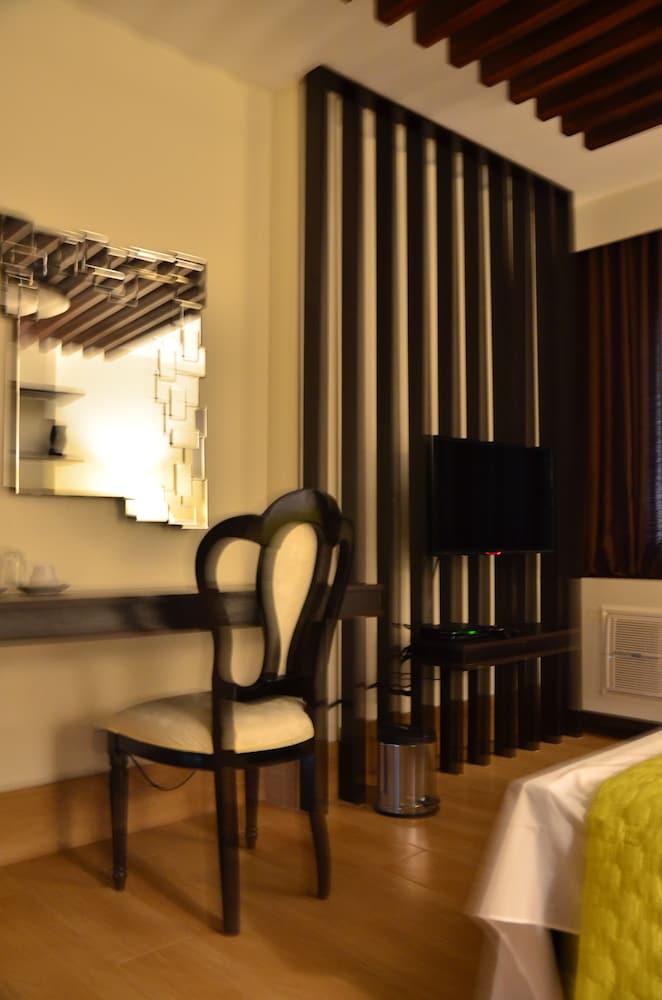 Oriental Zen Suites 38/50
