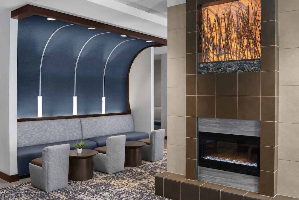 Lobby at Hyatt Place Boston/Braintree, BRAINTREE - MA