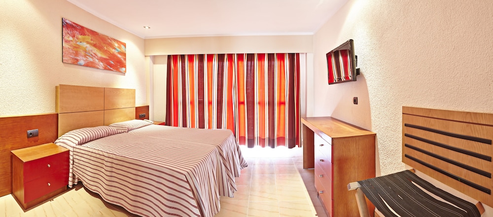 Caribbean Bay Hotel 8/32
