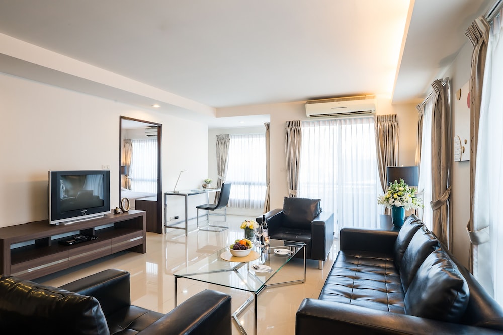 Beyond Suite Hotel 58/73