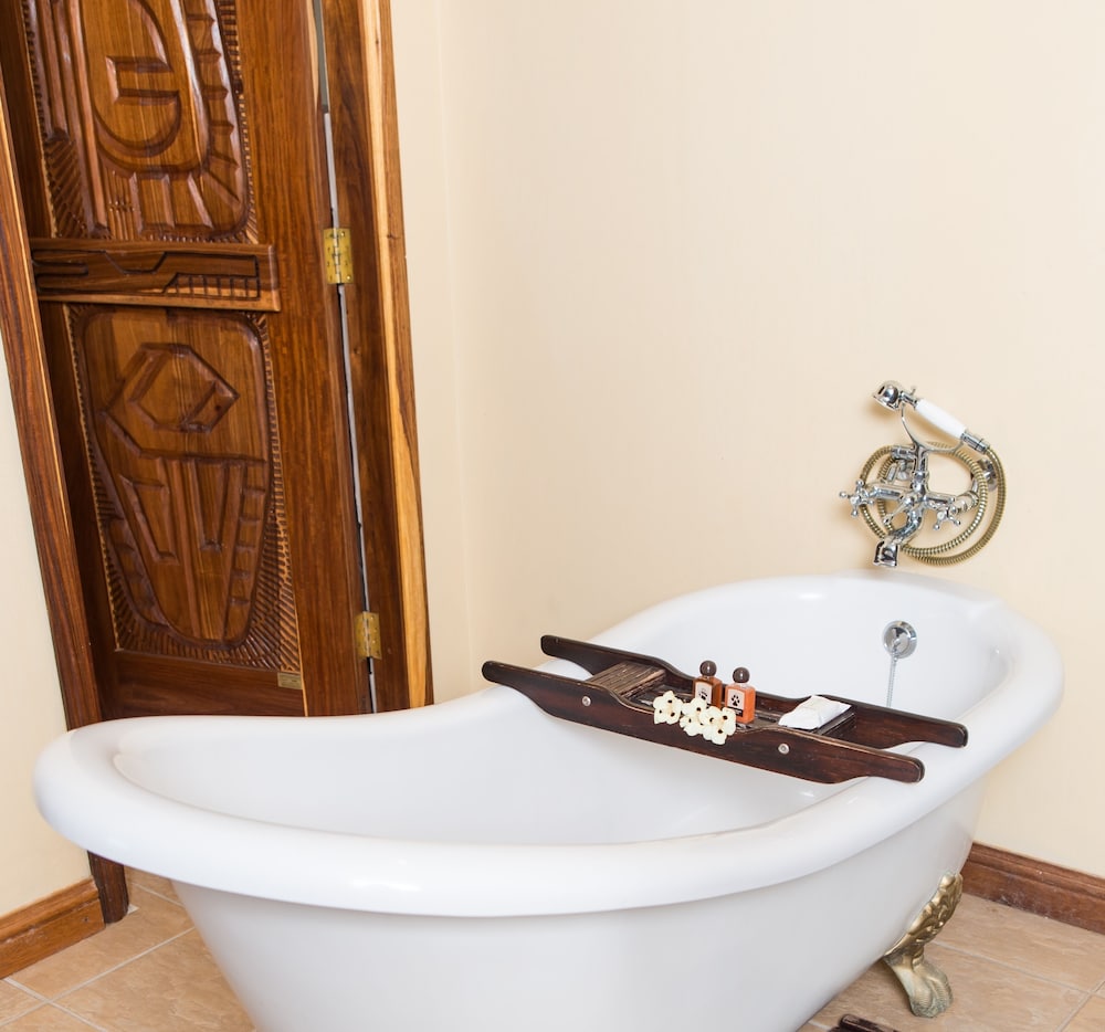 PREMIER RESORT MPONGO PRIVATE GAME RESERVE 28/50