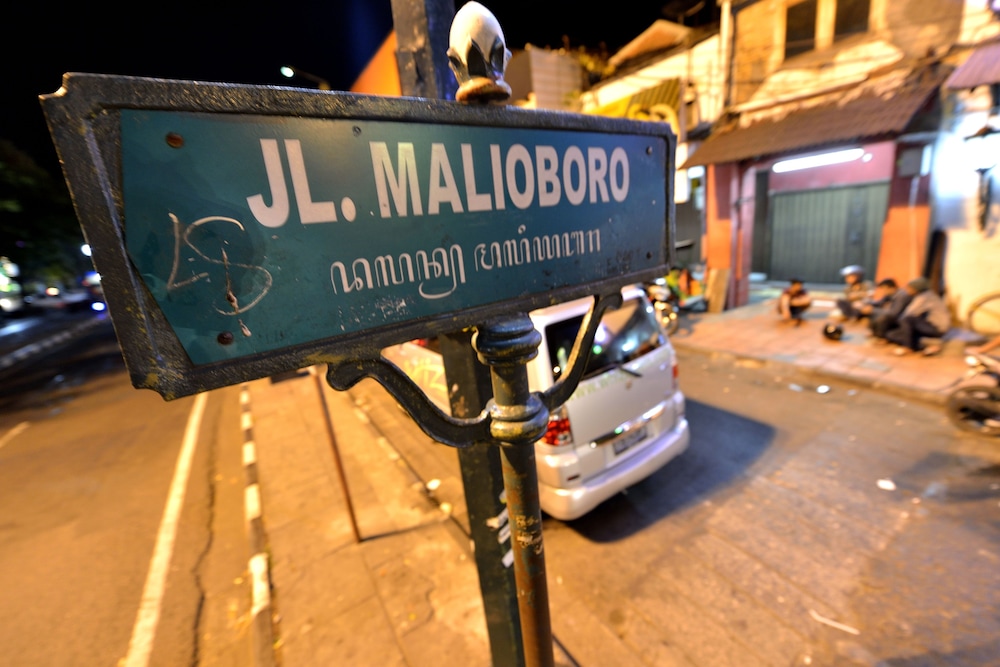 Whiz Hotel Malioboro Yogyakarta 24/48