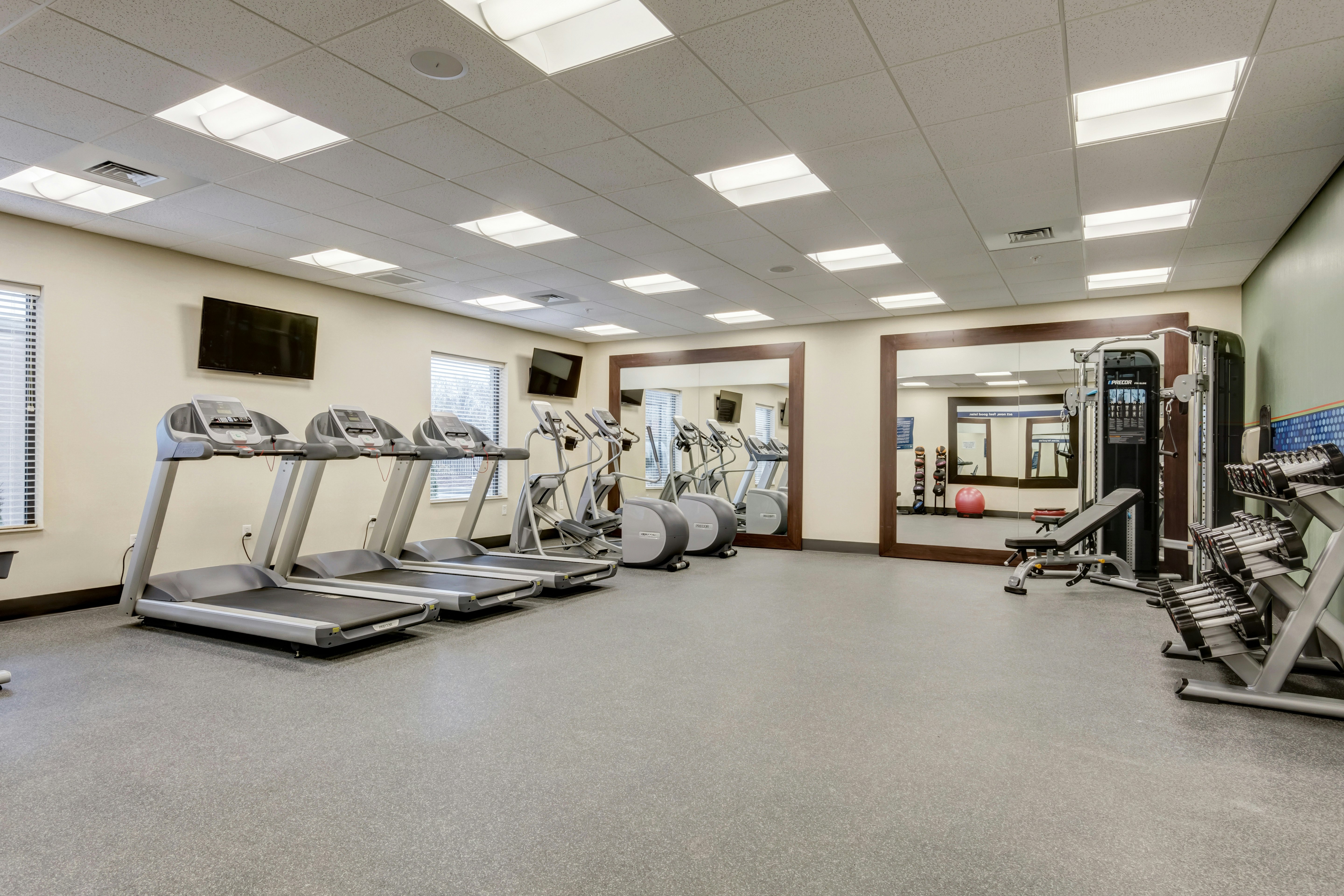 Hampton Inn St. Louis Wentzville MO 43/57