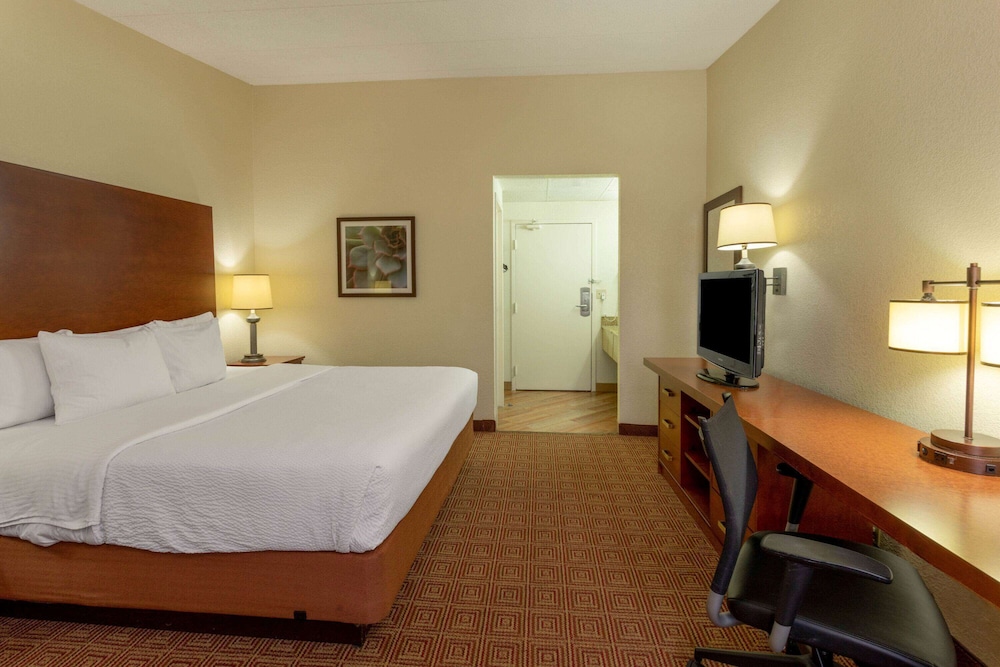 La Quinta Inn by Wyndham Minneapolis Airport Bloomington 22/53