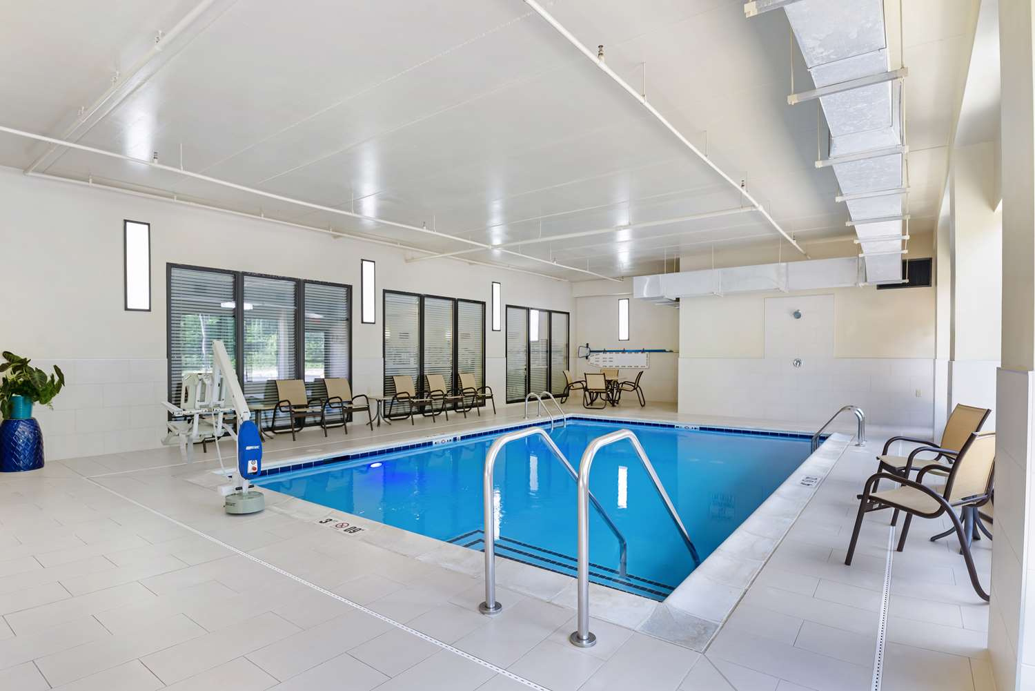 swimming pool spa