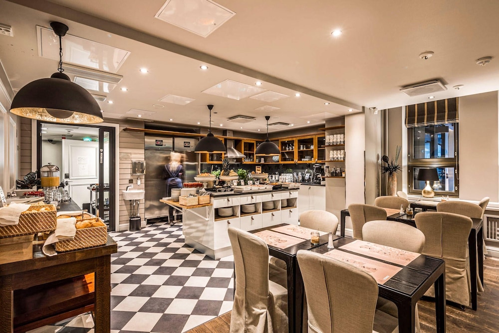 restaurant cafeteria