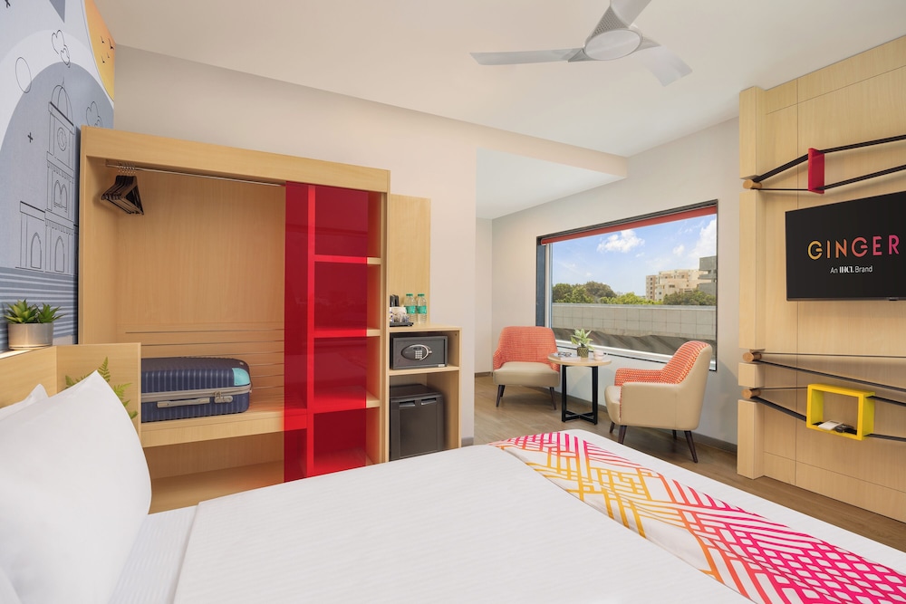 Luxe Queen Room
