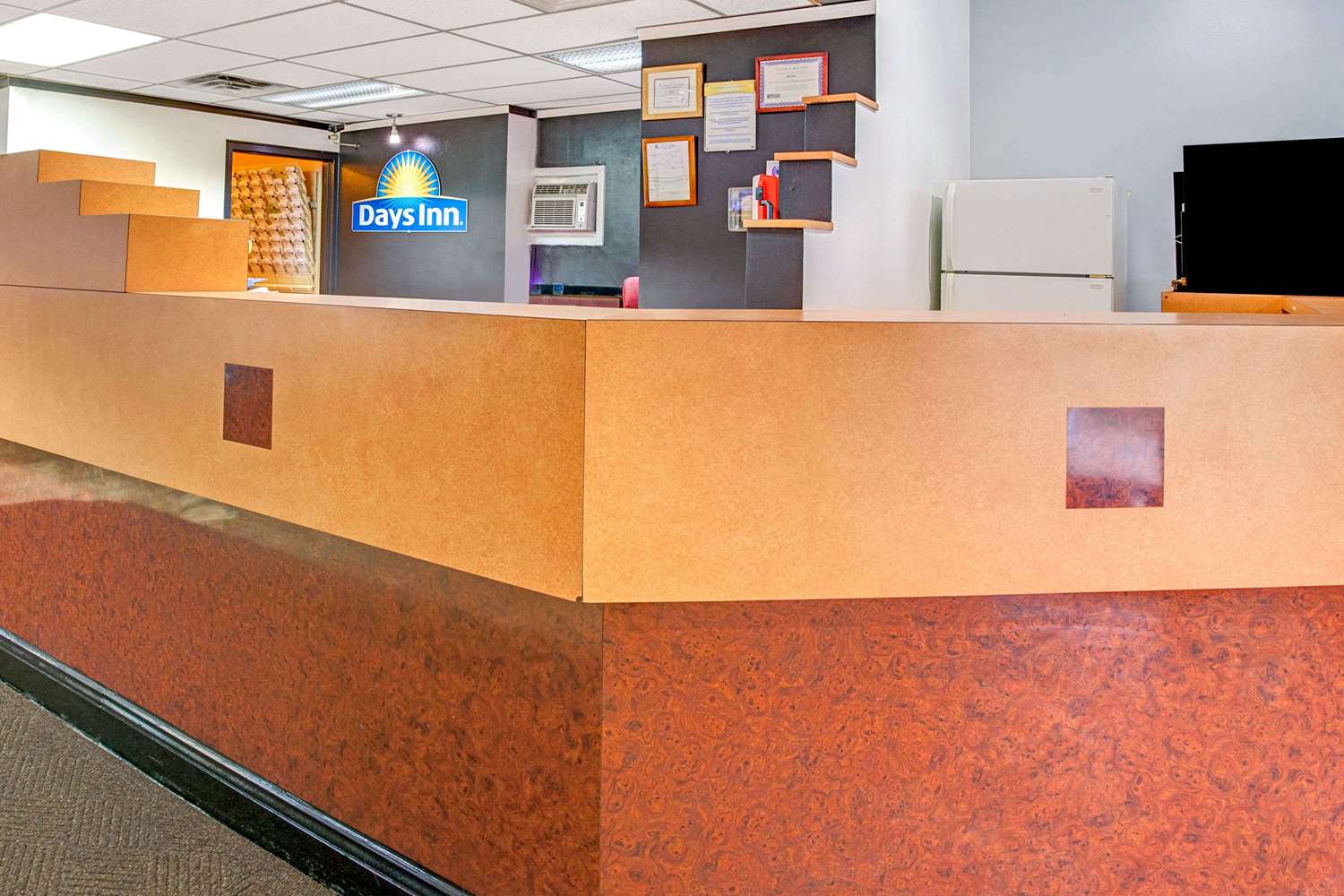 Days Inn By Wyndham Livonia - Detroit 5/59
