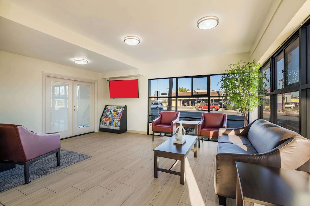 Days Inn by Wyndham Chula Vista/San Diego 37/57