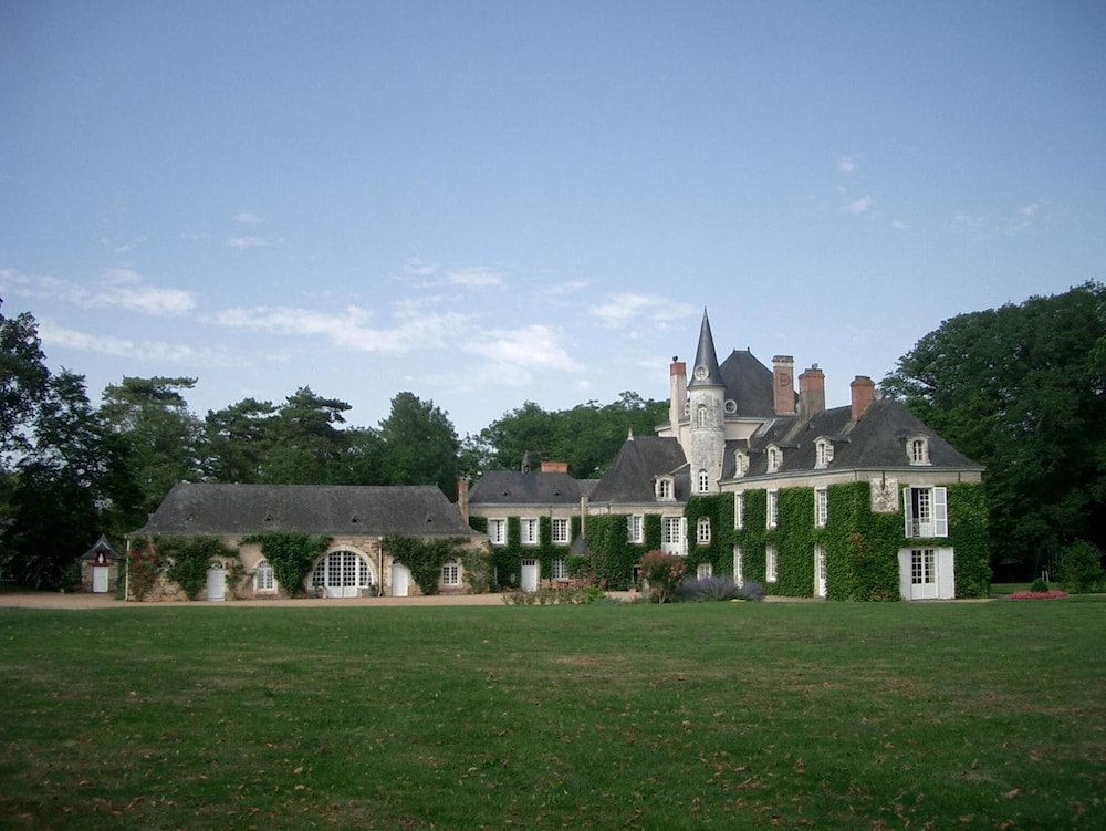 Chateau Du Plessis-Anjou 30/36