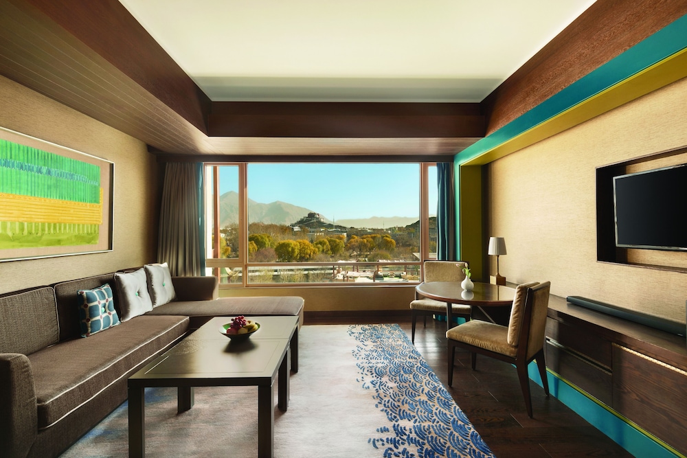 Shangri-La Lhasa 33/50