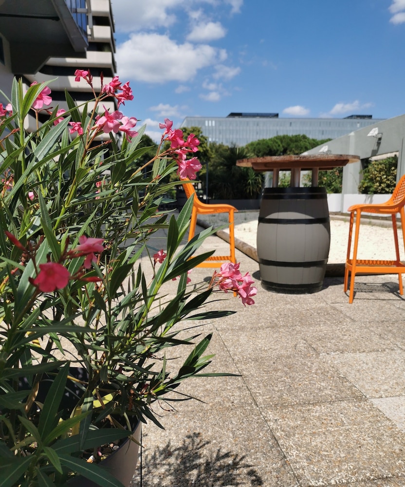 IBIS BUDGET BORDEAUX CENTRE MERIADECK 6/53