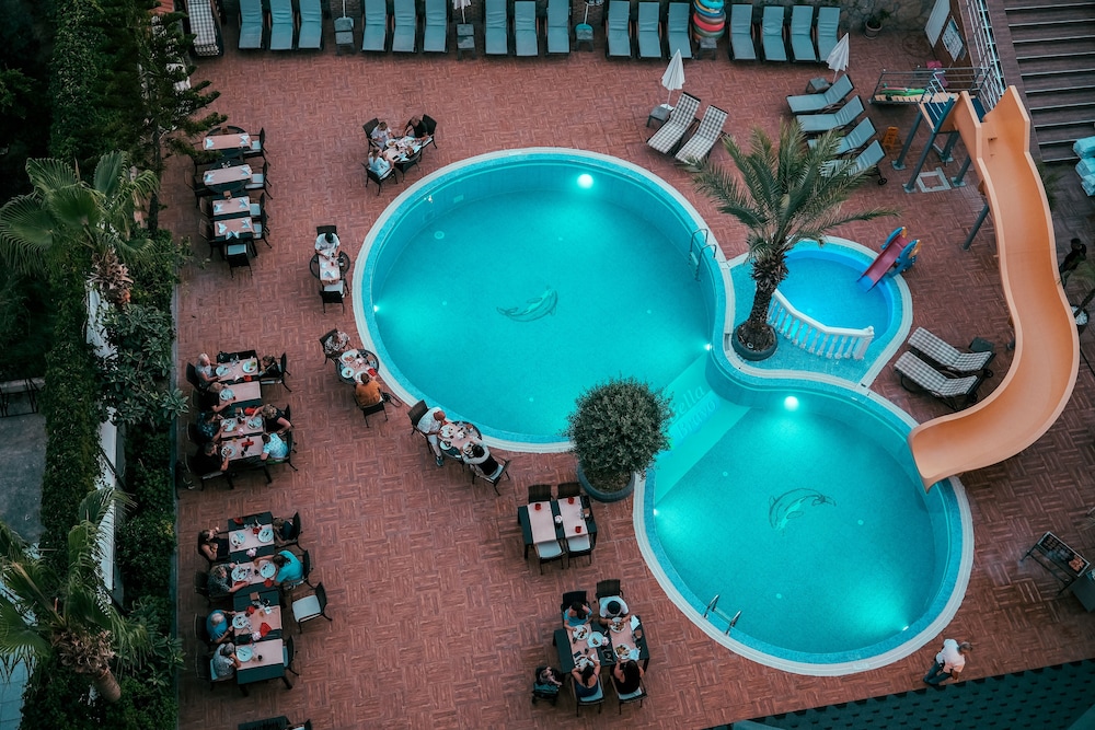Bella Bravo Suite Hotel 45/49