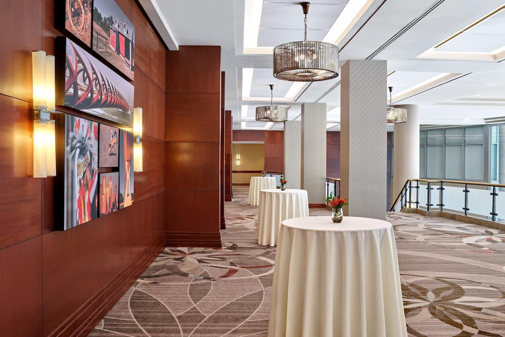 Sheraton Suites Calgary Eau Claire 43/52