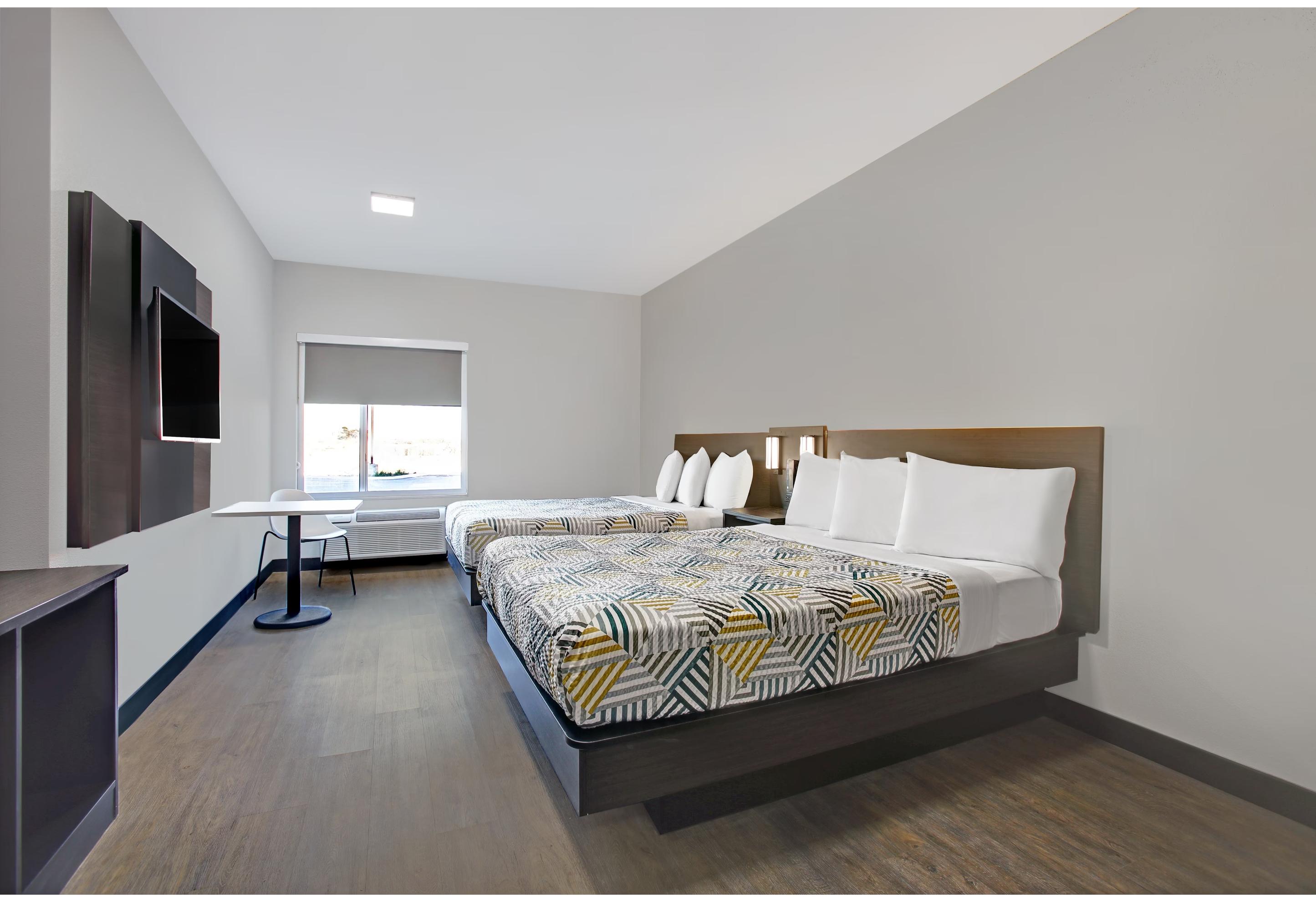 2 Queen Beds Non-Smoking, Fridge, Shower