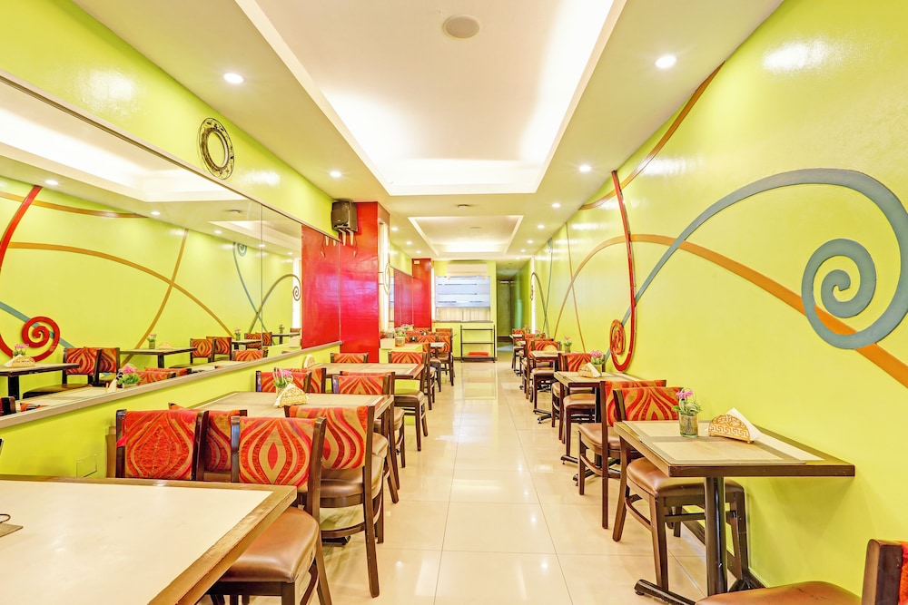 Townhouse OAK Makati Manila Near PNR Pasay Evangelista formerly VIP Suites 41/47